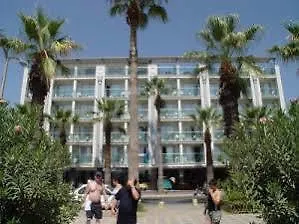 מלון Royal Maris 4*